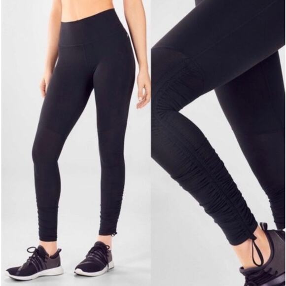 Fabletics Black Ruched Leg Leggings Size Small - Picture 1 of 12